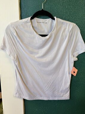 Abercrombie & Fitch White Short Sleeve Crewneck Tee